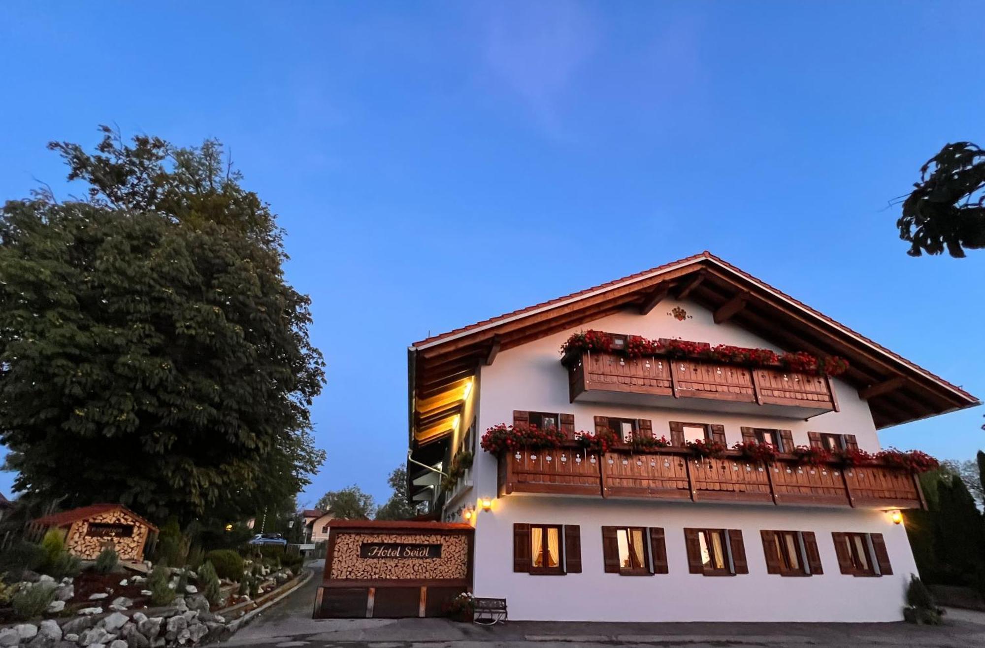 Hotel Seidl Strasslach-Dingharting Exterior photo