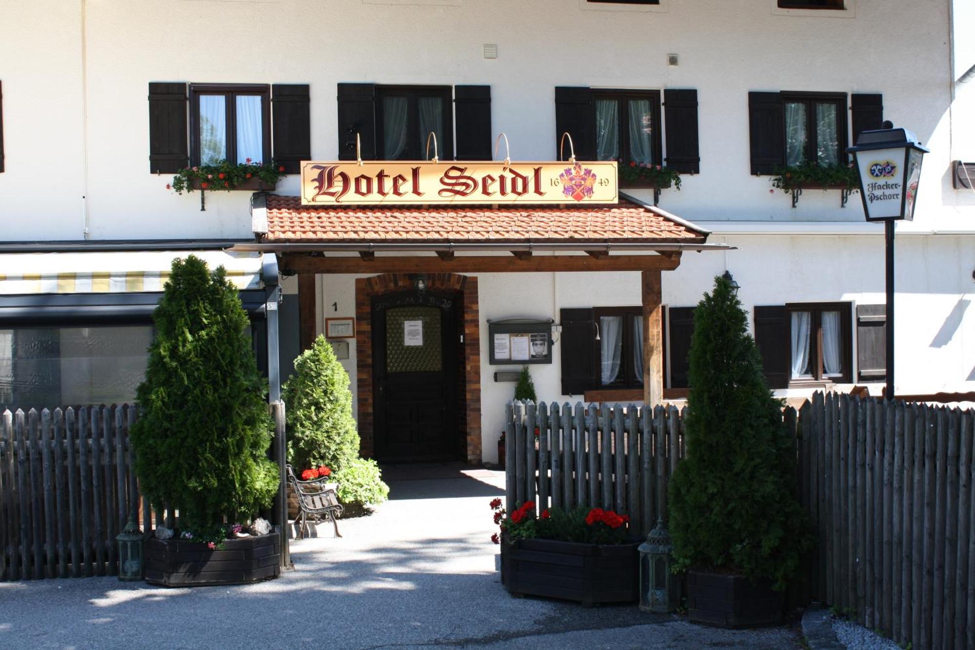 Hotel Seidl Strasslach-Dingharting Exterior photo